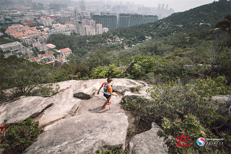O αγ?να? AMOY50 Xiamen Cross-Country City και ο εθνικ?? αγ?να? ορειν?? πεζοπορ?α? και θαλ?σσια? γυμναστικ?? ξεκ?νησαν
