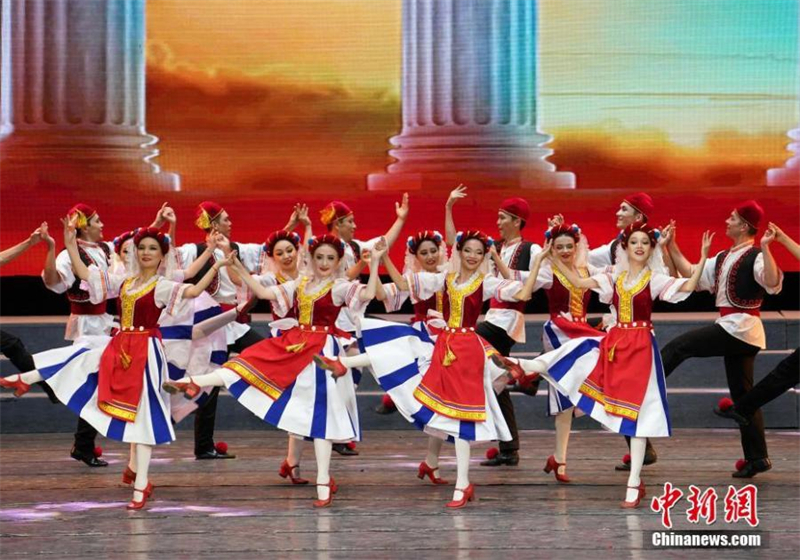 Διεθνε?? ομ?δε? χορο? στο Φεστιβ?λ του Σιντζι?νγκ