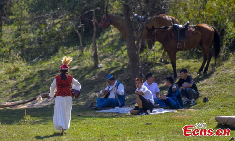 Η λα?κ? τ?χνη παρουσι?ζει τη μοναδικ? εθνοτικ? κουλτο?ρα του Σιντζι?νγκ