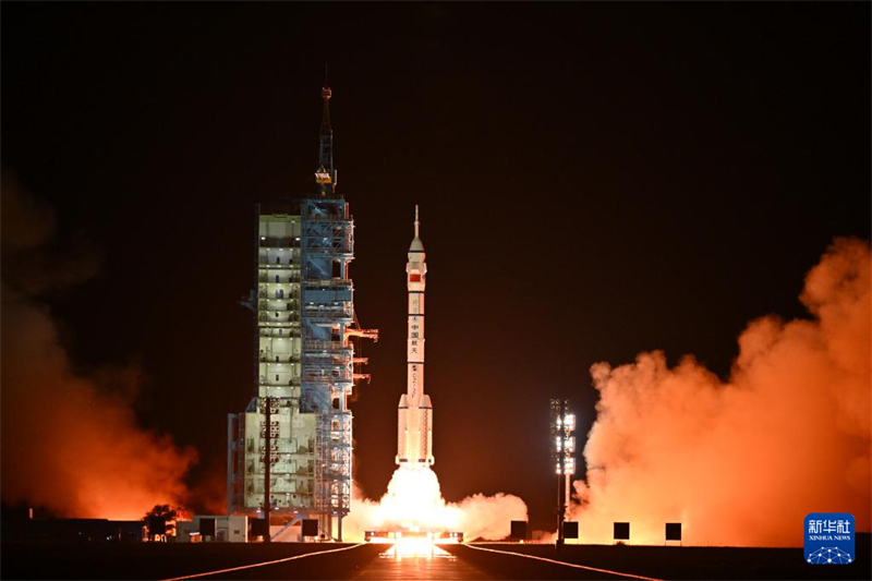 Η εκτ?ξευση του διαστημ?πλοιου Shenzhou 19 στ?φθηκε με απ?λυτη επιτυχ?α