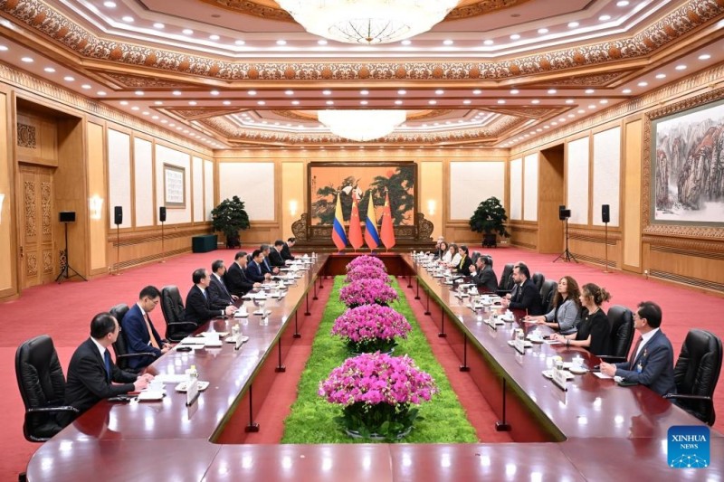 Ο Σι Τζινπ?νγκ συναντ?θηκε με τον Πρ?εδρο τη? Κολομβ?α?